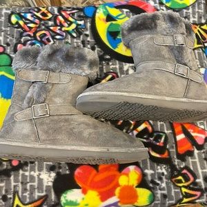 Lamo Grey Fuzzy Boot